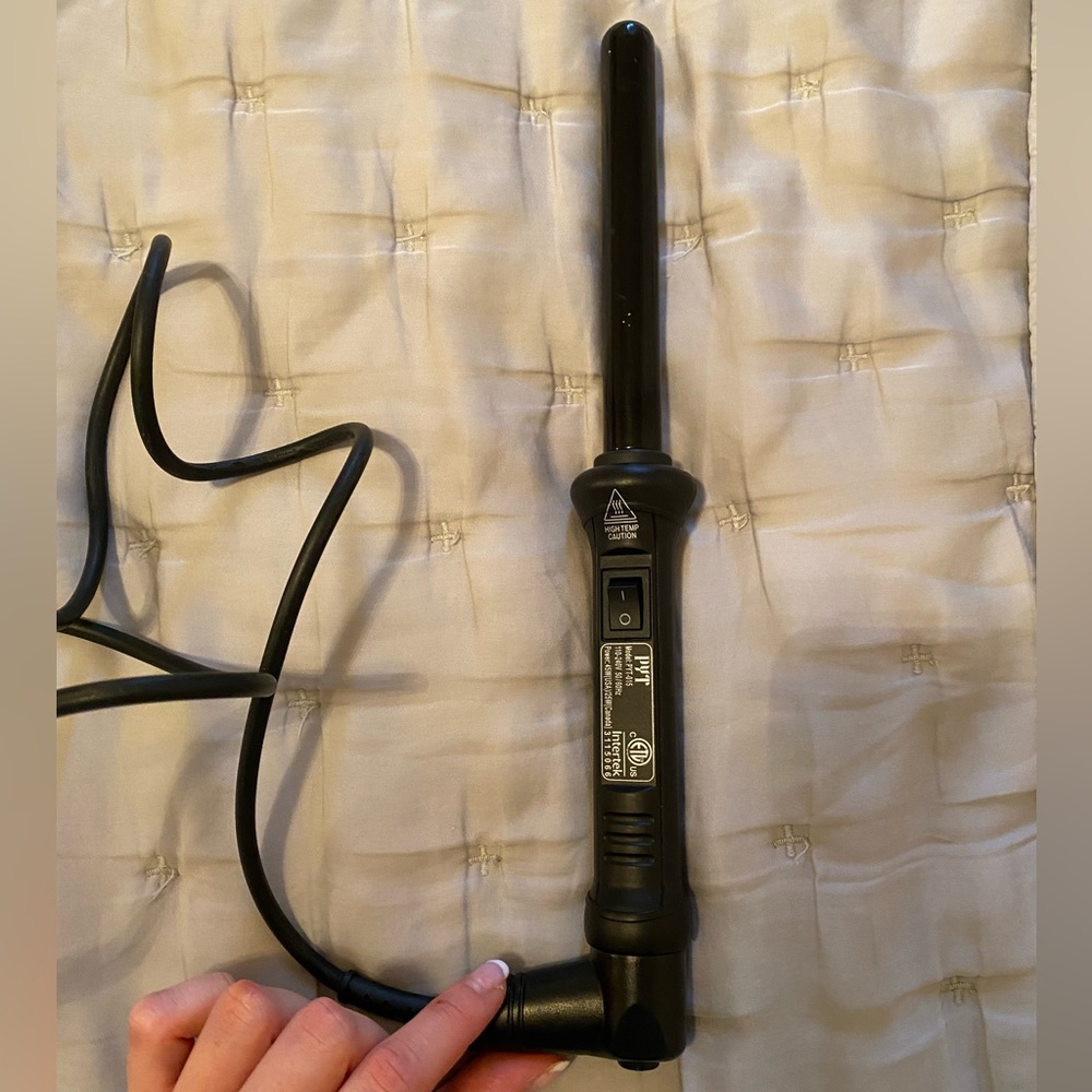 Curling wand… circumference 2.5 inch … .80 size curling iron